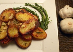 Garlicky Parmesan Potatoes - Cheesy Garlic Starters